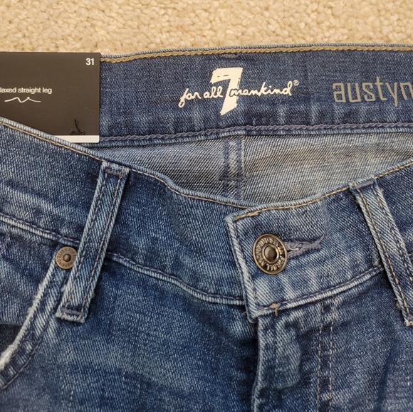 7 For All Mankind - Austyn Relaxed Straight Leg - Picture 2 of 7